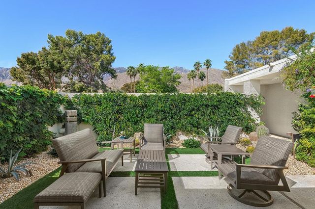 1834 Via Aguila, Palm Springs, CA 92264