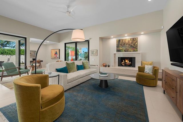 1834 Via Aguila, Palm Springs, CA 92264