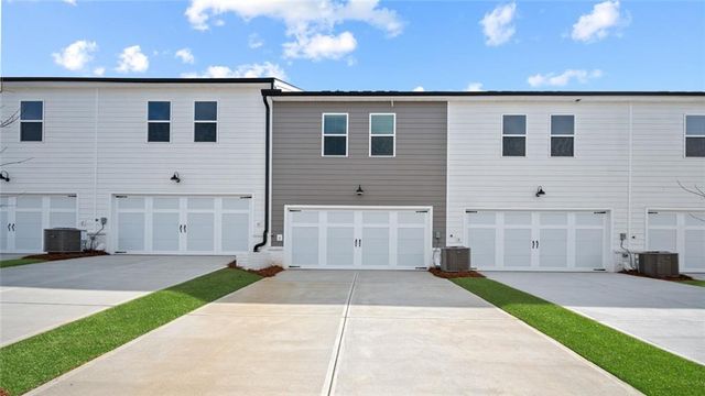 360 Sound Circle, Stockbridge, GA 30281