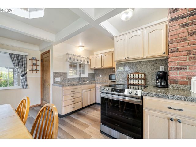 8080 S MINNEHAHA St, Rockaway Beach, OR 97136