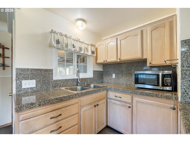 8080 S MINNEHAHA St, Rockaway Beach, OR 97136