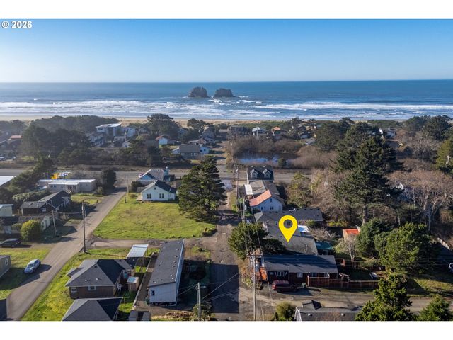 8080 S MINNEHAHA St, Rockaway Beach, OR 97136