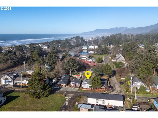 8080 S MINNEHAHA St, Rockaway Beach, OR 97136