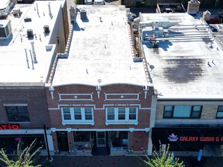 13 W Qunicy Street 2R, Westmont, IL 60559