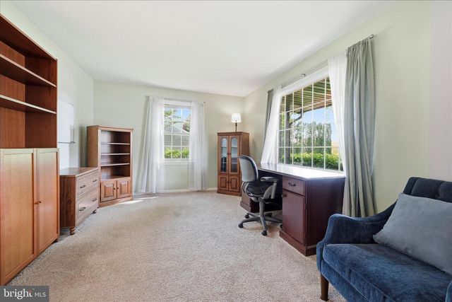 1828 N EDEN RD, Lancaster, PA 17601
