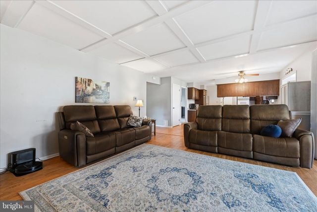 1828 N EDEN RD, Lancaster, PA 17601