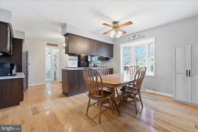 1828 N EDEN RD, Lancaster, PA 17601