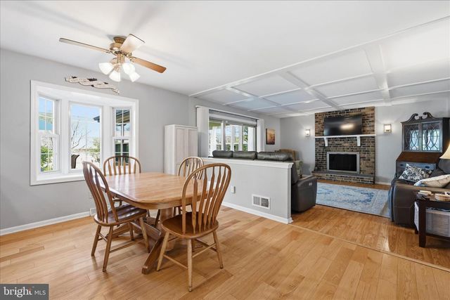 1828 N EDEN RD, Lancaster, PA 17601