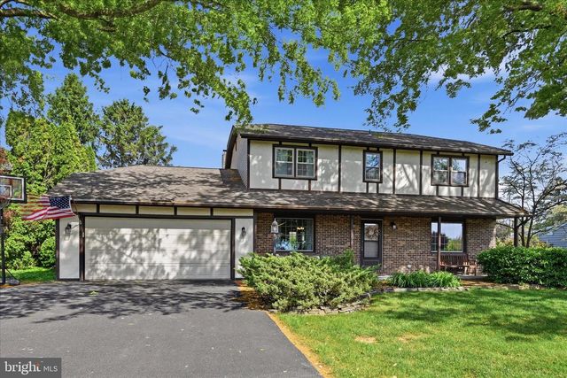 1828 N EDEN RD, Lancaster, PA 17601