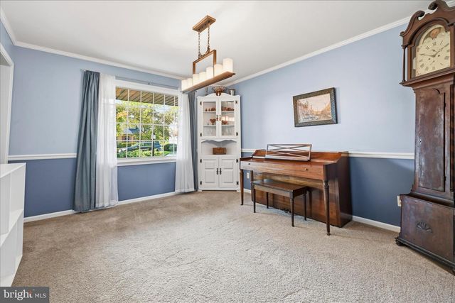 1828 N EDEN RD, Lancaster, PA 17601