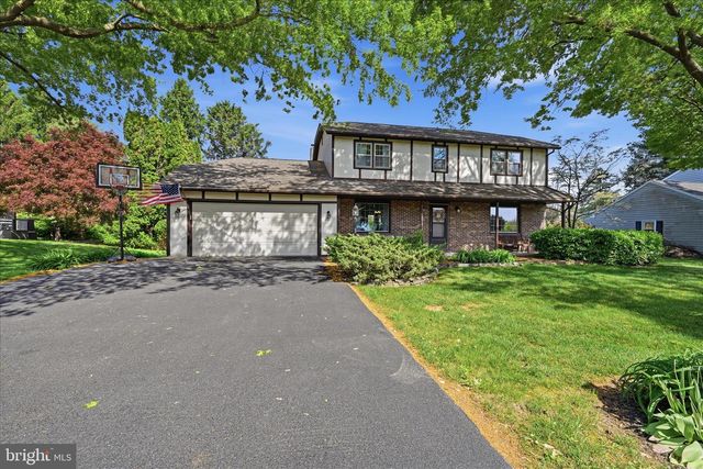 1828 N EDEN RD, Lancaster, PA 17601