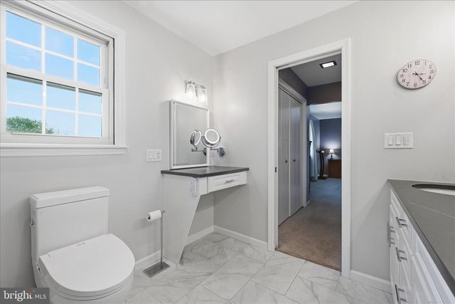 1828 N EDEN RD, Lancaster, PA 17601