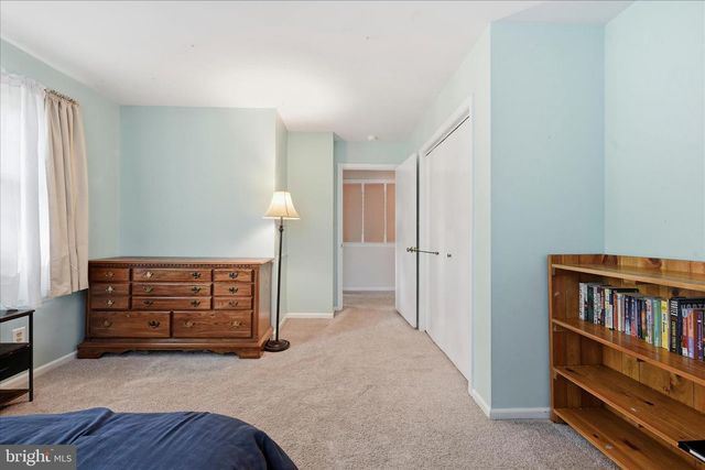1828 N EDEN RD, Lancaster, PA 17601
