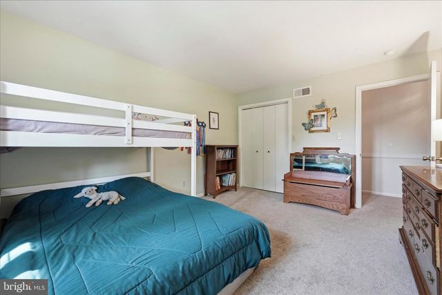 1828 N EDEN RD, Lancaster, PA 17601