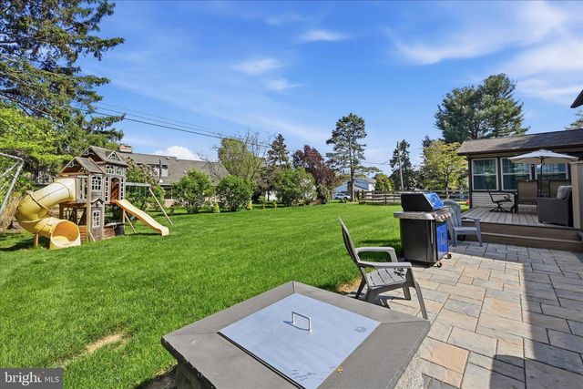 1828 N EDEN RD, Lancaster, PA 17601