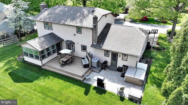 1828 N EDEN RD, Lancaster, PA 17601
