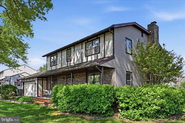 1828 N EDEN RD, Lancaster, PA 17601