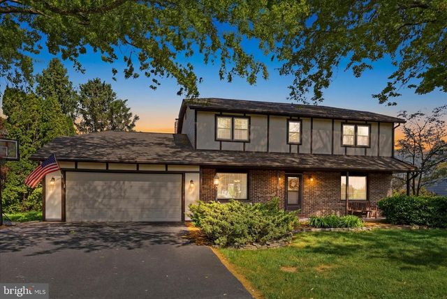 1828 N EDEN RD, Lancaster, PA 17601