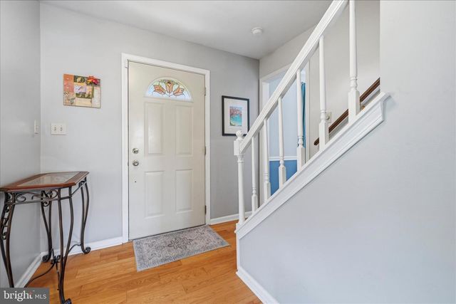 1828 N EDEN RD, Lancaster, PA 17601