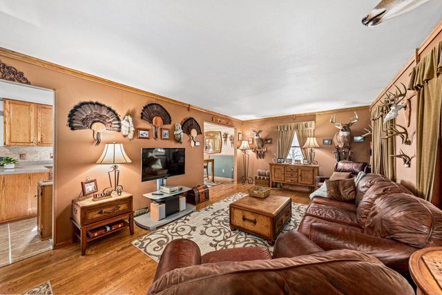 2001 S Thompson DRIVE, Madison, WI 53716