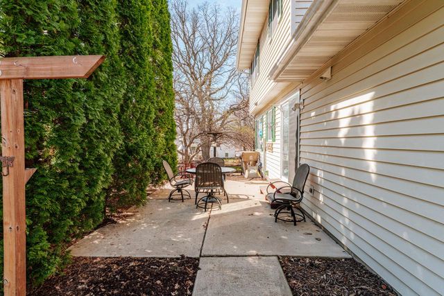 2001 S Thompson DRIVE, Madison, WI 53716