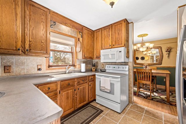 2001 S Thompson DRIVE, Madison, WI 53716