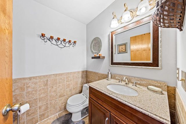 2001 S Thompson DRIVE, Madison, WI 53716