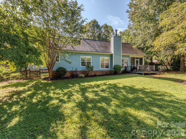 7024 Passeres Court, Charlotte, NC 28215