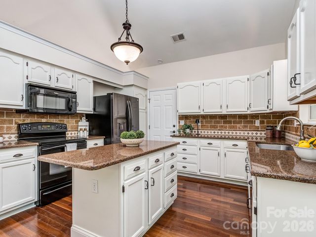 7024 Passeres Court, Charlotte, NC 28215