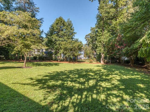 7024 Passeres Court, Charlotte, NC 28215