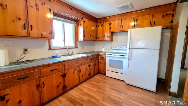 32 Post Street, Waterbury, CT 06706