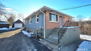 32 Post Street, Waterbury, CT 06706