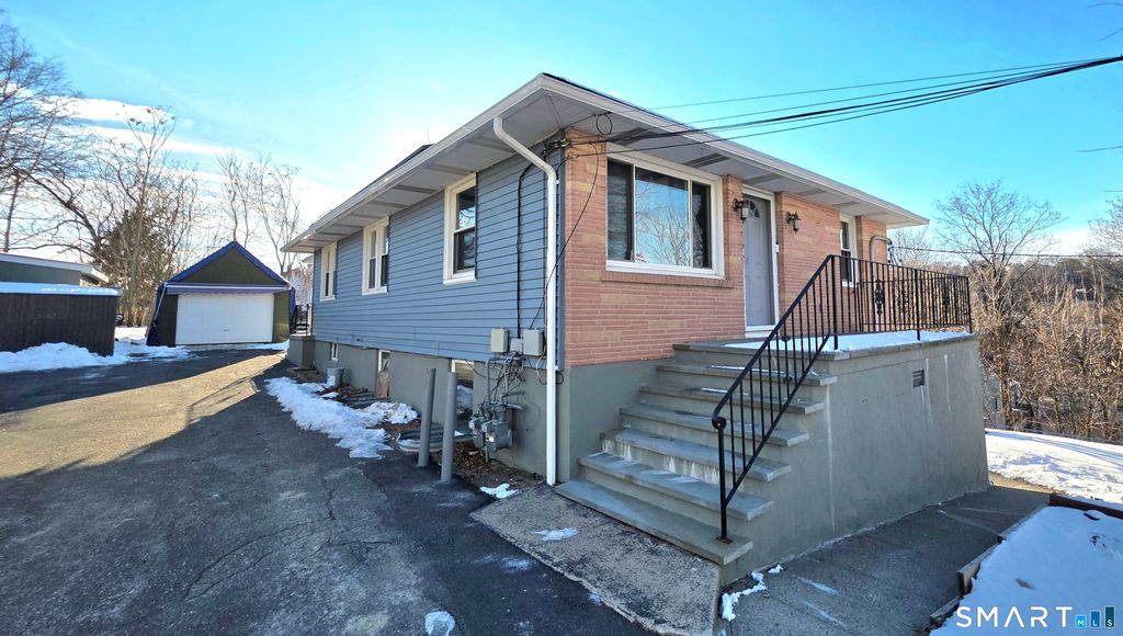 32 Post Street, Waterbury, CT 06706