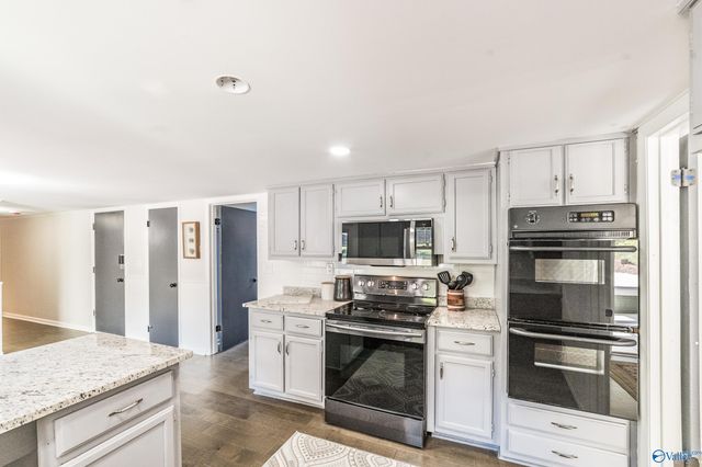 7710 Shadow Bend Drive SE, Huntsville, AL 35802