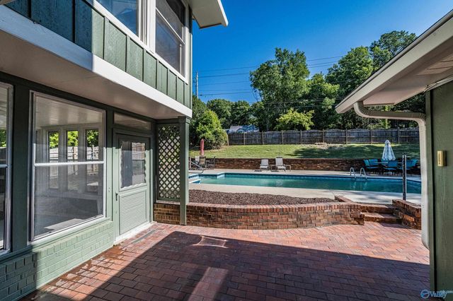 7710 Shadow Bend Drive SE, Huntsville, AL 35802