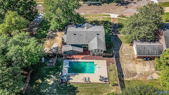 7710 Shadow Bend Drive SE, Huntsville, AL 35802