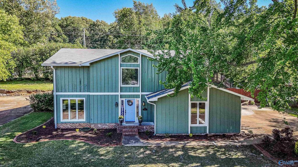 7710 Shadow Bend Drive SE, Huntsville, AL 35802