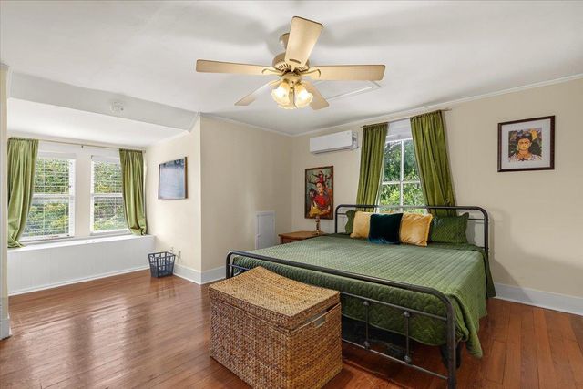 702 E Main ST, Round Rock, TX 78664