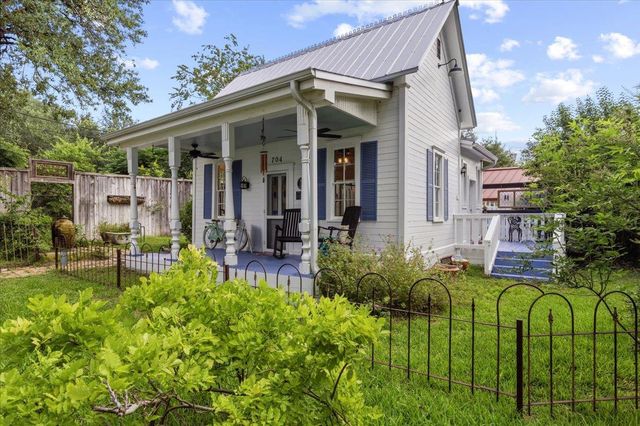 702 E Main ST, Round Rock, TX 78664