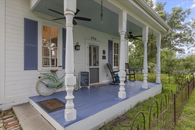 702 E Main ST, Round Rock, TX 78664