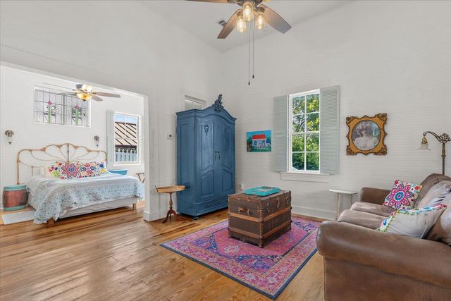 702 E Main ST, Round Rock, TX 78664