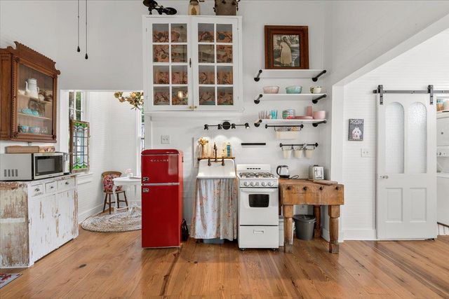 702 E Main ST, Round Rock, TX 78664