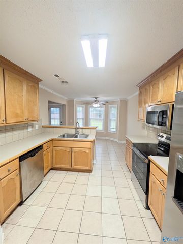 102 W Kilburn Circle W, Madison, AL 35758
