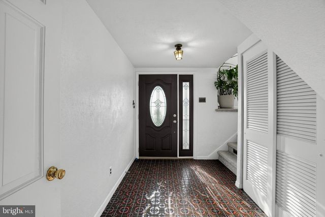 27 N MARMIC DR, Southampton, PA 18966