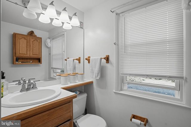27 N MARMIC DR, Southampton, PA 18966