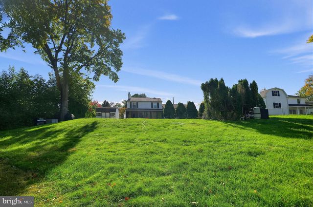 27 N MARMIC DR, Southampton, PA 18966
