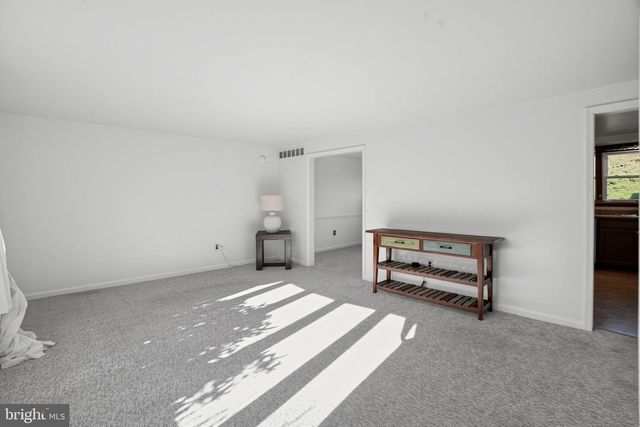 27 N MARMIC DR, Southampton, PA 18966