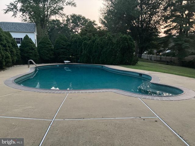 27 N MARMIC DR, Southampton, PA 18966