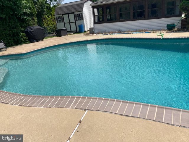 27 N MARMIC DR, Southampton, PA 18966