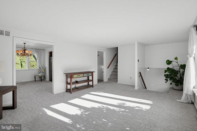 27 N MARMIC DR, Southampton, PA 18966